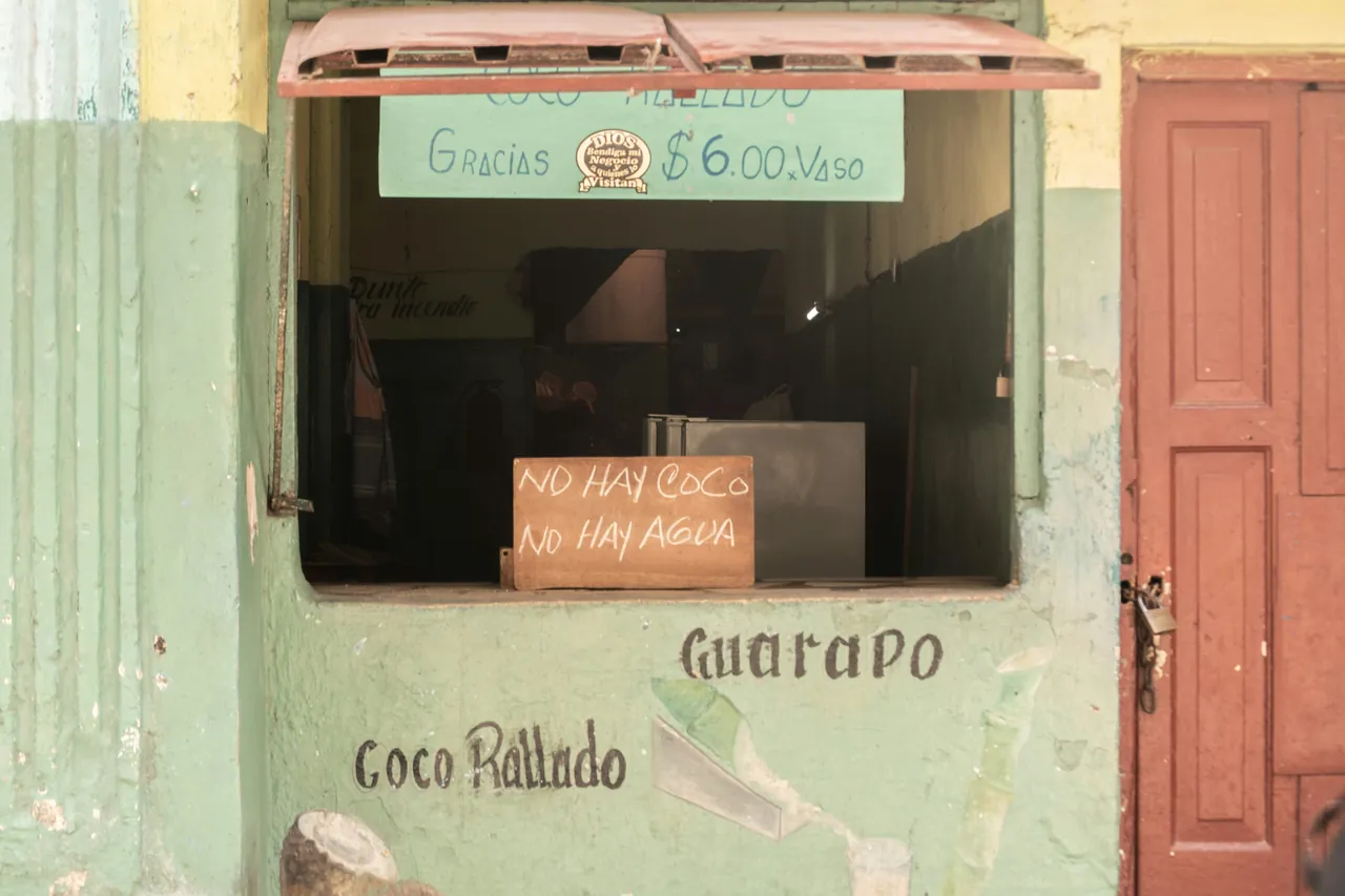 A private cafeteria. Photo by Carlos Torres